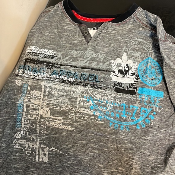 tshirt - Picture 2 of 2